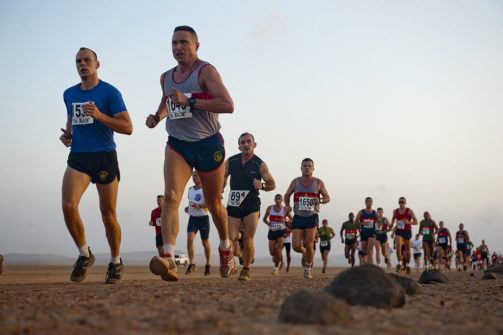 1024px-us_navy_111208-f-ui176-273_a_row_of_rocks_define_the_course_at_the_29th_annual_grand_bara_15k_race_in_the_grand_bara_desert_djibouti